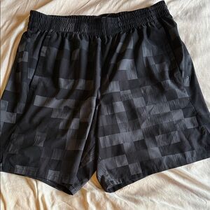 DSG Men's Dark Gray Patterned Athletic Shorts